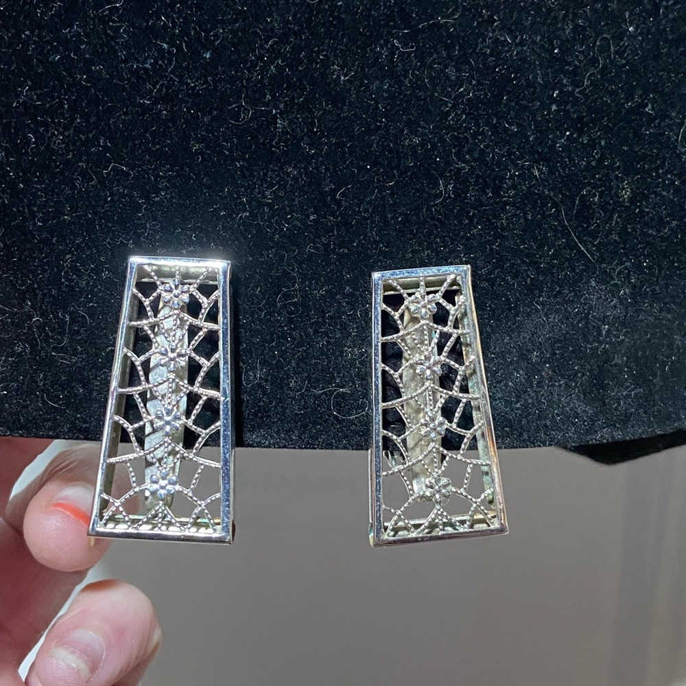 Vintage Judy Lee Clip-on Earrings. Silver Tone Open Metal/Filigree